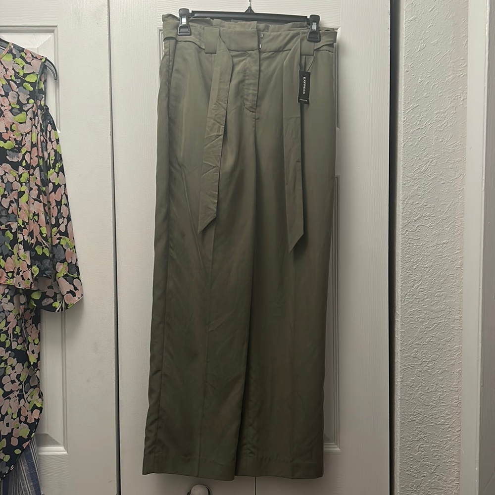 Express high rise ankle belted work pant, rouched waist line